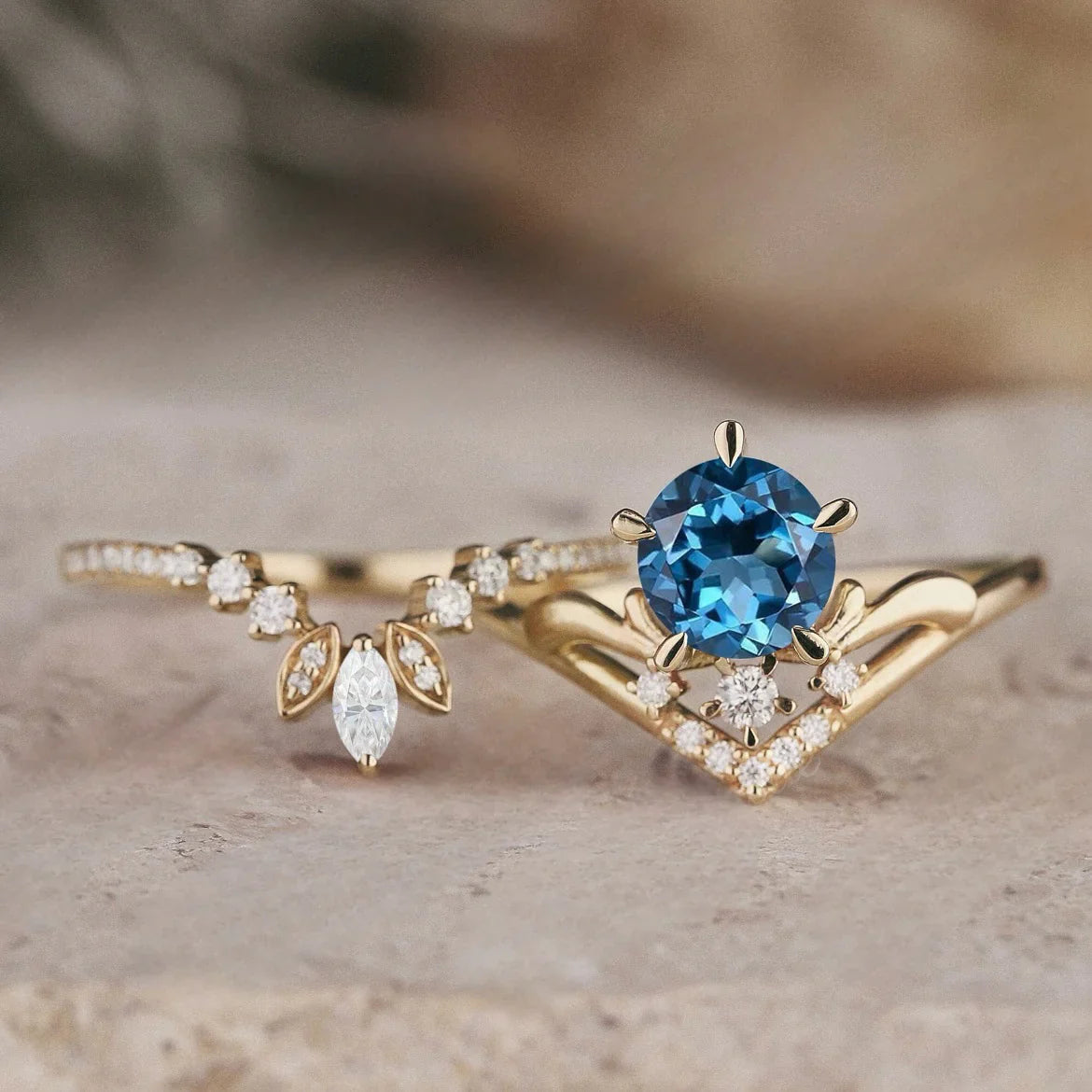 Geometric Fly Shape Pattern Gold Plated Simple Couple Rings